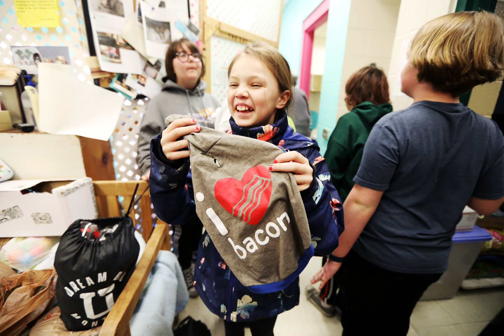 Butte kids bring supplies to Anaconda rescue pets